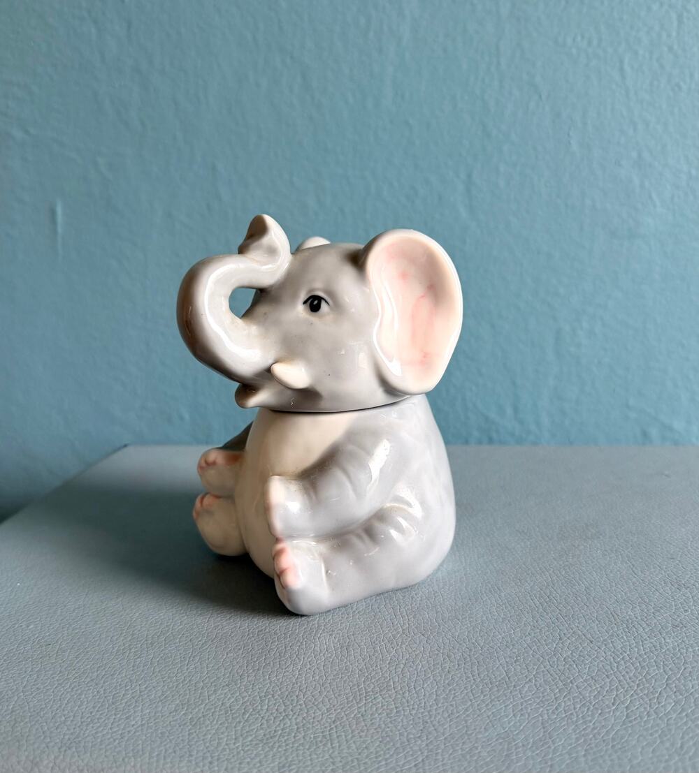 Vintage Henriksen Imports Japan Ceramic Sitting Elephant Sugar Bowl with Lid